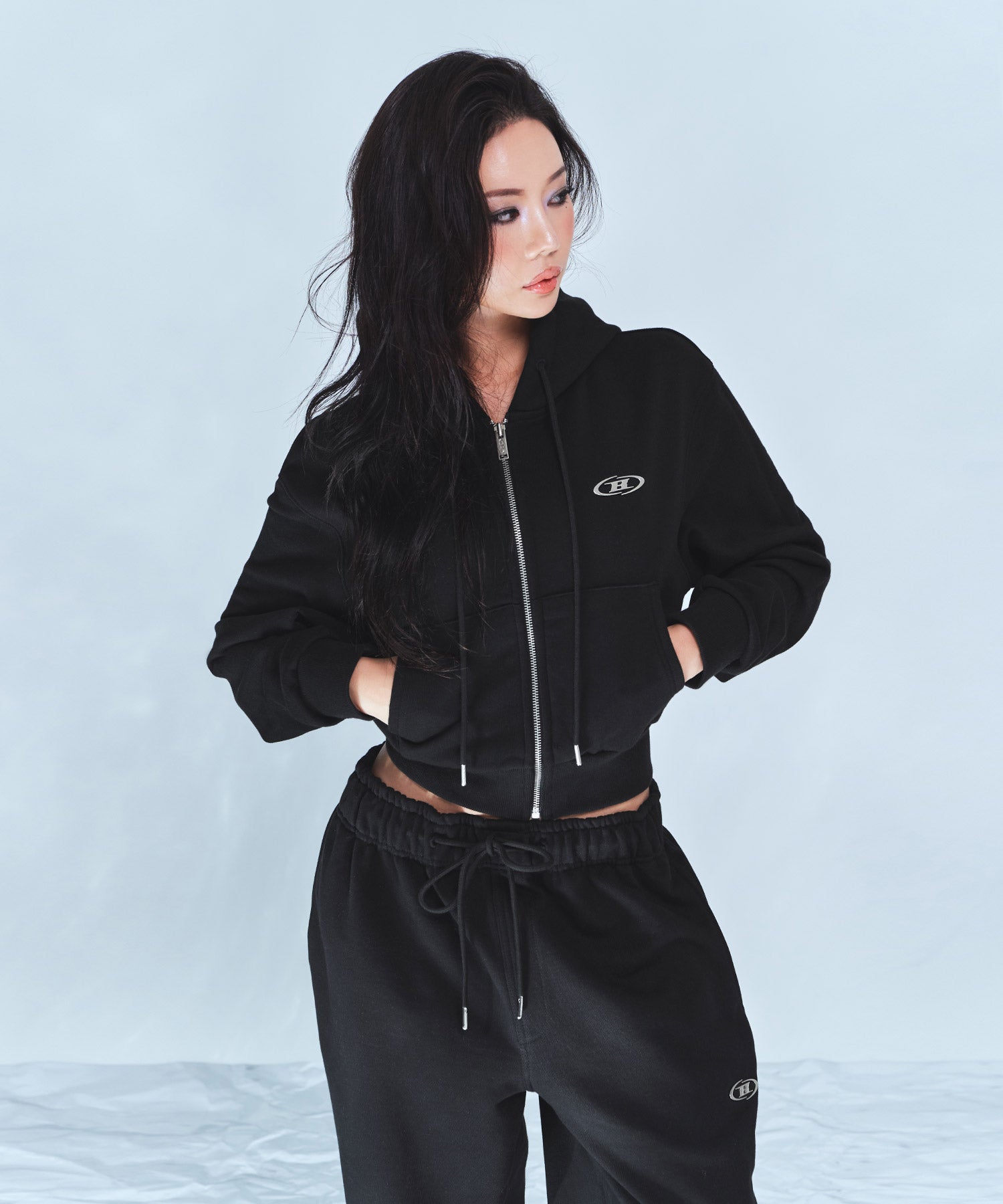 CHROME B CROP ZIP-UP HOODIE Secondary image