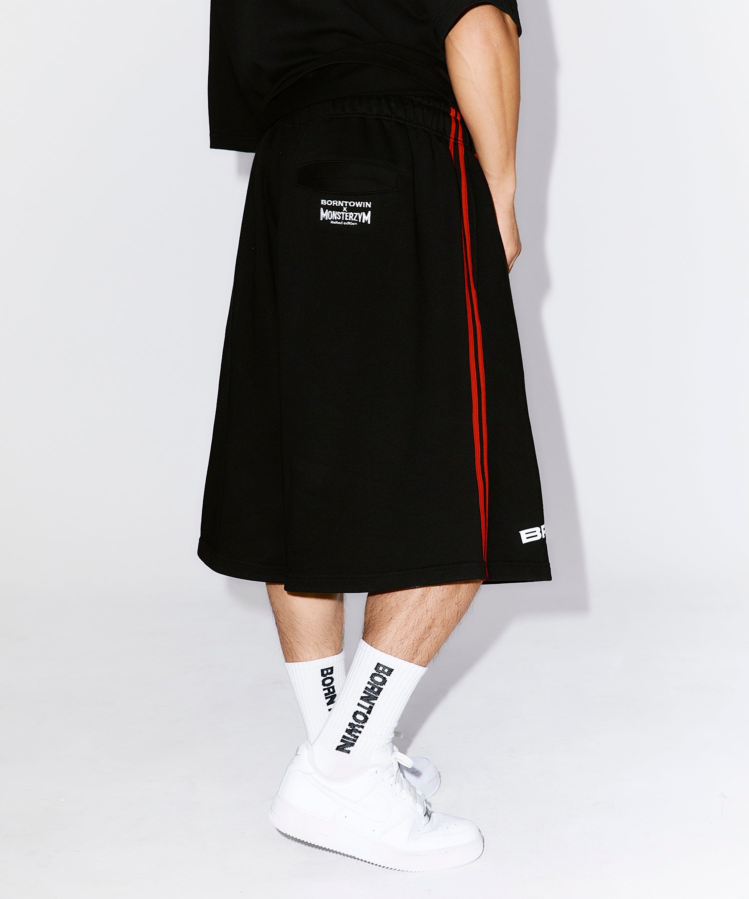 MONSTERZYM BERMUDA PANTS [BLACK]