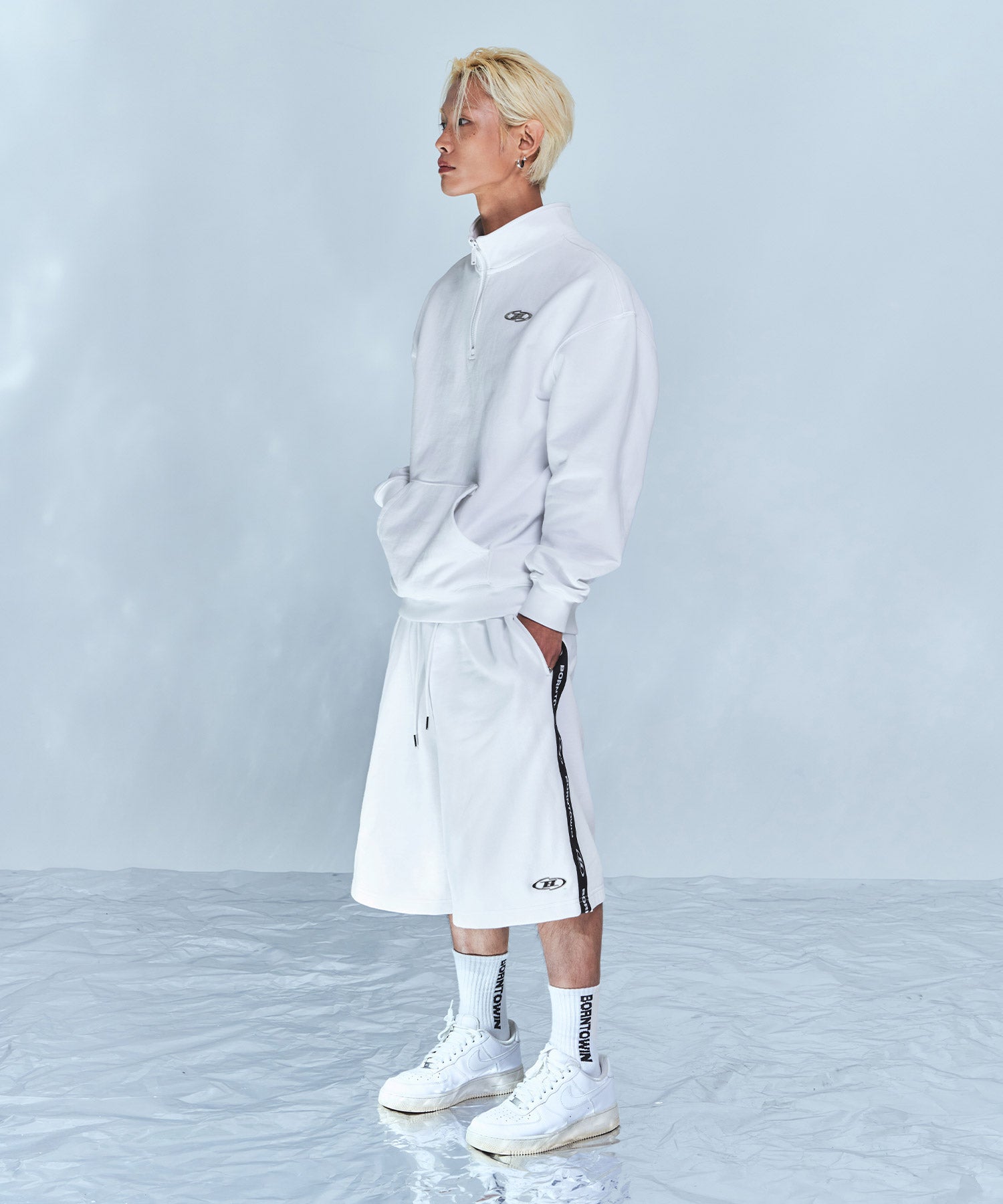 CHROME B HALF ZIP-UP SWEATSHIRTS [WHITE]