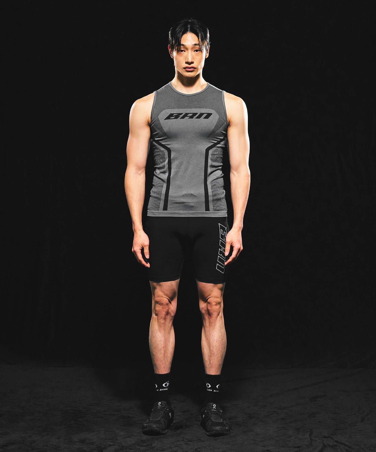 BRN ECLIPSE SEAMLESS SLEEVELESS [CHARCOAL] Secondary image