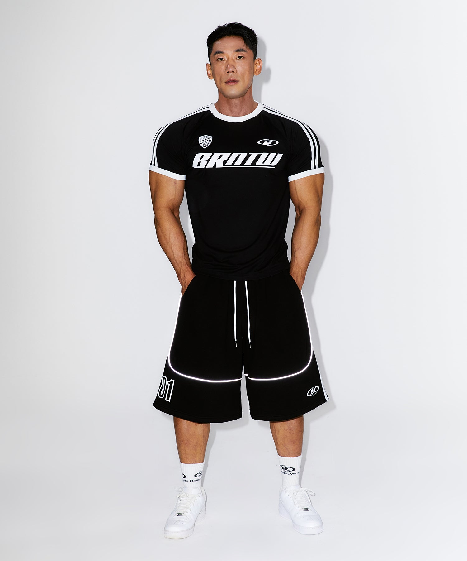 [Lee Jun-ho] WINNER REFLECTIVE BERMUDA PANTS [BLACK]