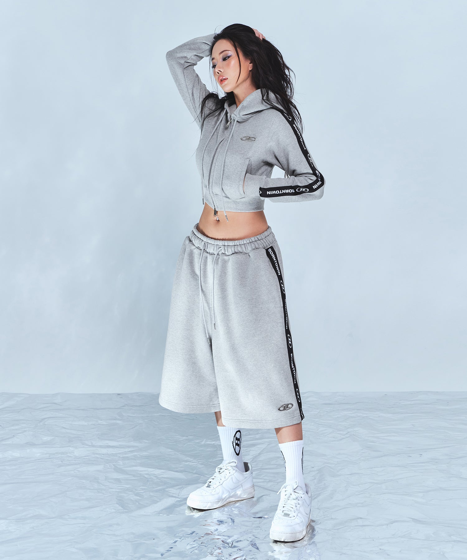 CHROME B BLACK LINE CROP ZIP-UP HOODIE [MELANGE GREY] Secondary image