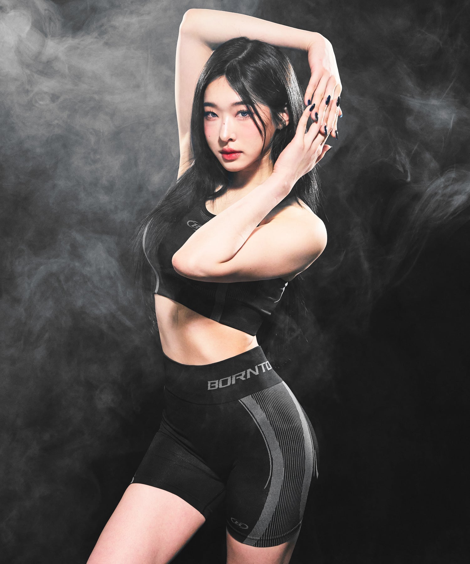 W SYMBOL B ECLIPSE SEAMLESS BRA TOP [BLACK]