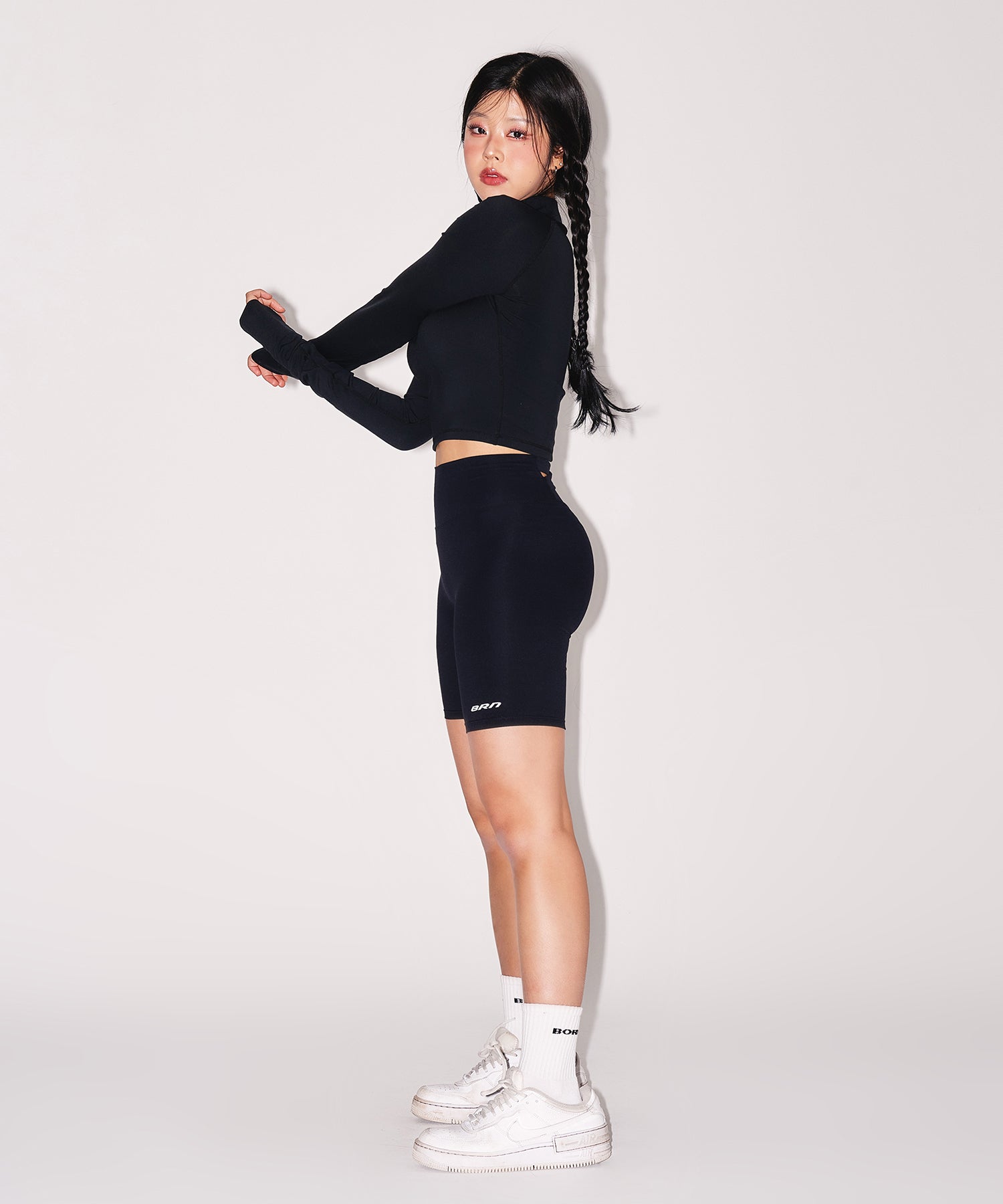 W SYMBOL B MESH HALF ZIP-UP LONG SLEEVE [BLACK]