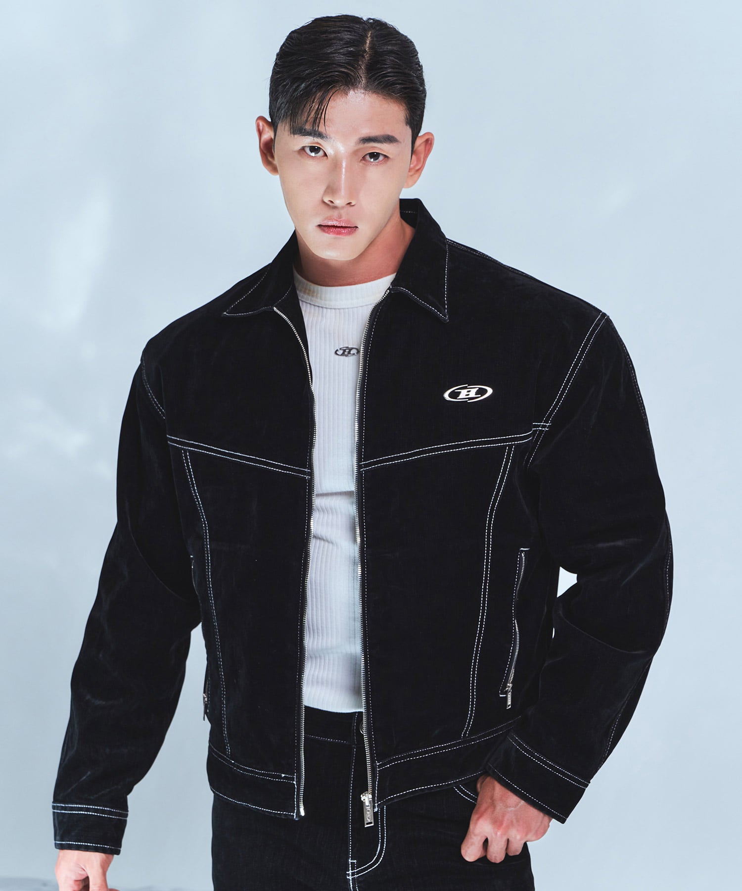 VELVET DENIM TRUCKER JACKET Secondary image