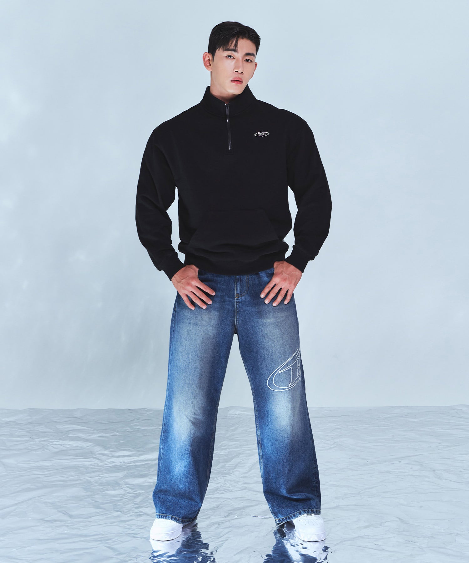 CHROME B HALF ZIP-UP SWEATSHIRTS