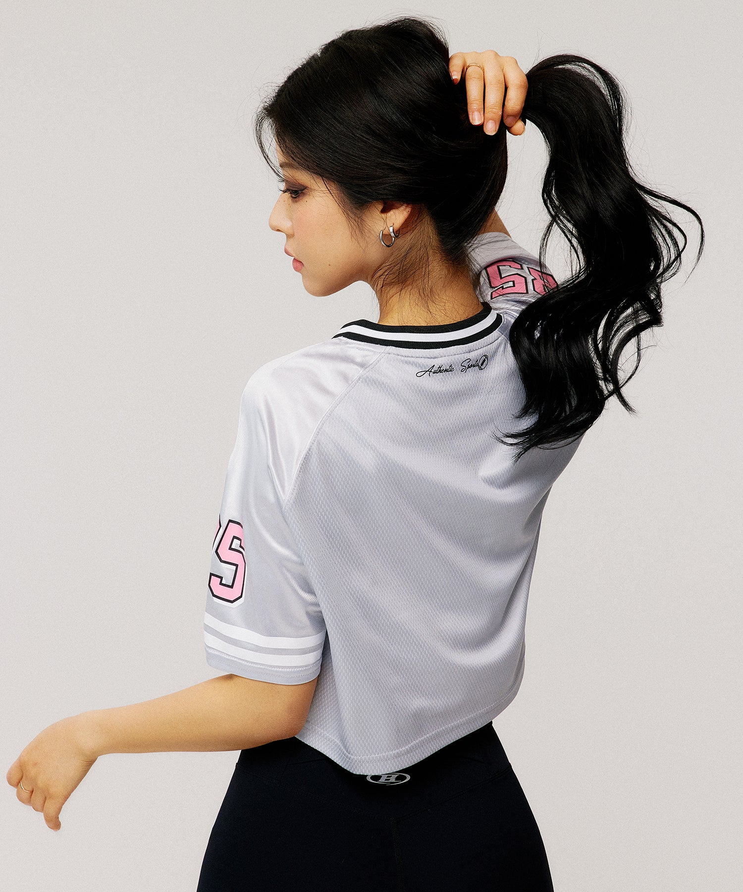 W RUGBY JERSEY CROP T-SHIRTS [SILVER] Secondary image