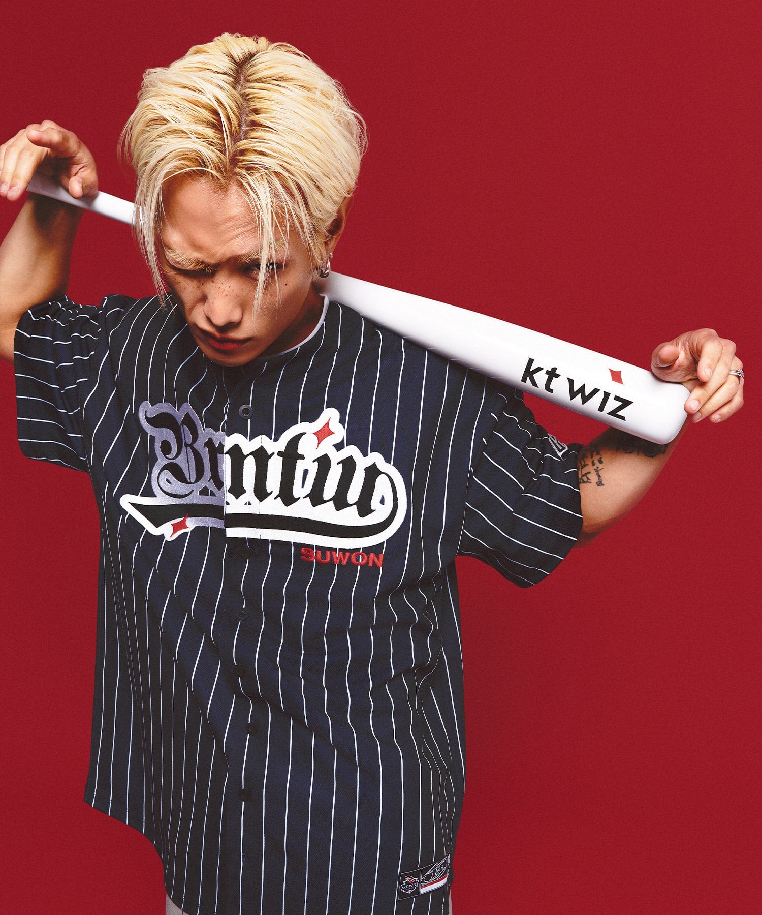 BORNTOWIN X KT WIZ JERSEY TOP [BLACK] Main image