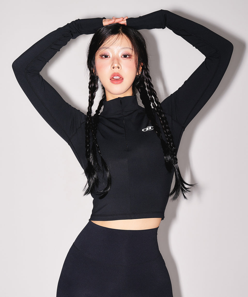 W SYMBOL B MESH HALF ZIP-UP LONG SLEEVE [BLACK]