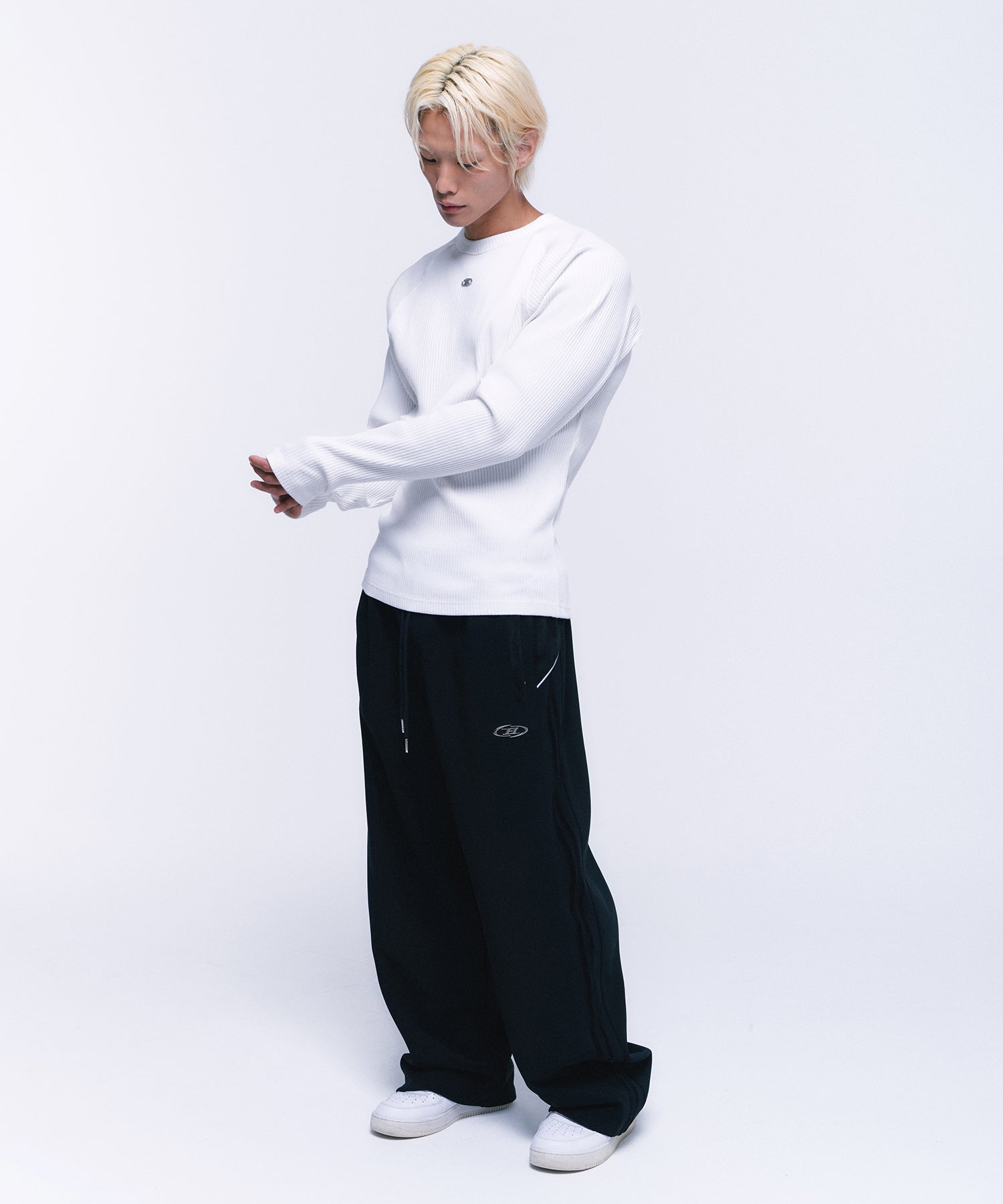 SUEDE SILVER LINE JERSEY WIDE PANTS [BLACK]