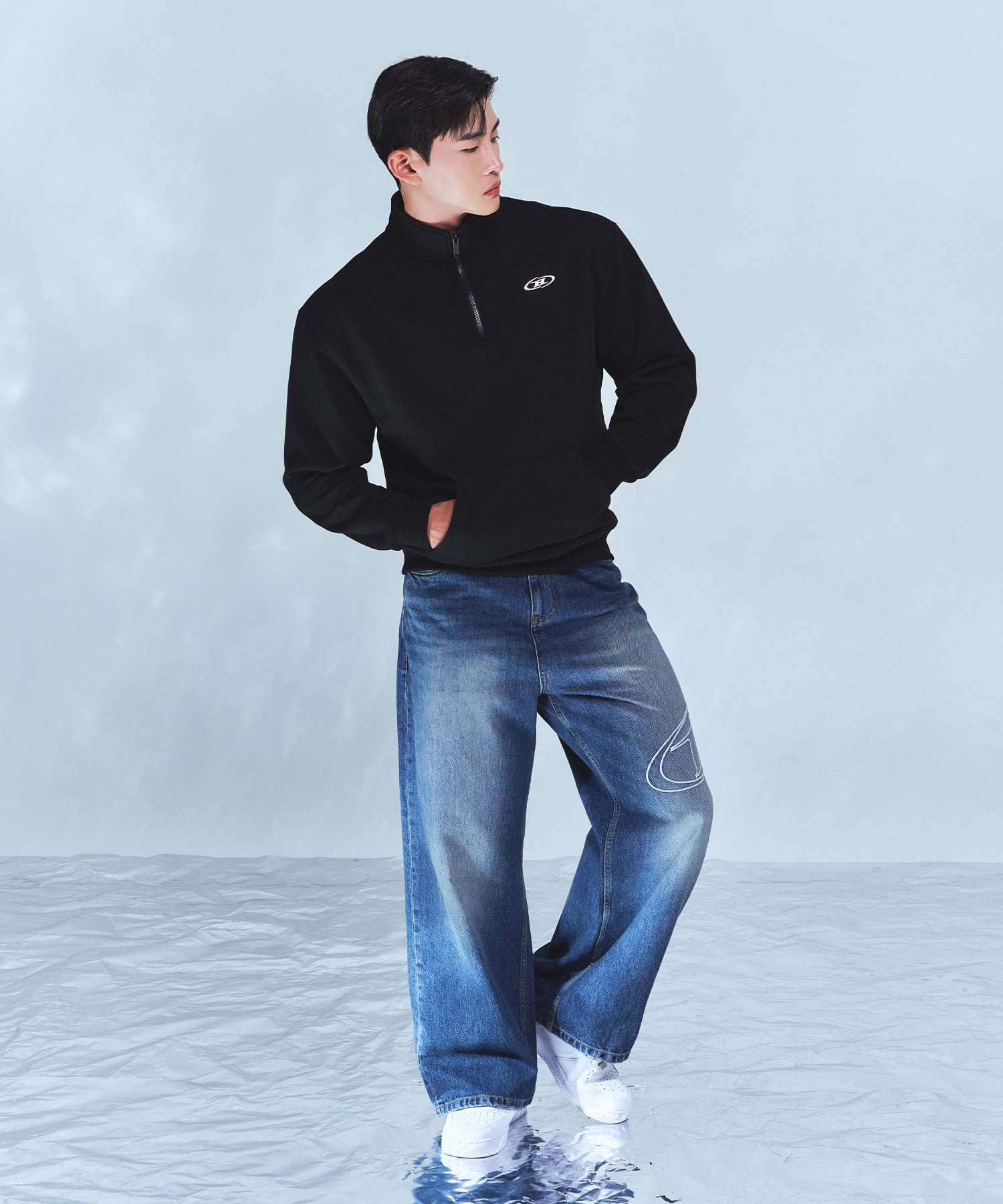 CHROME B HALF ZIP-UP SWEATSHIRTS