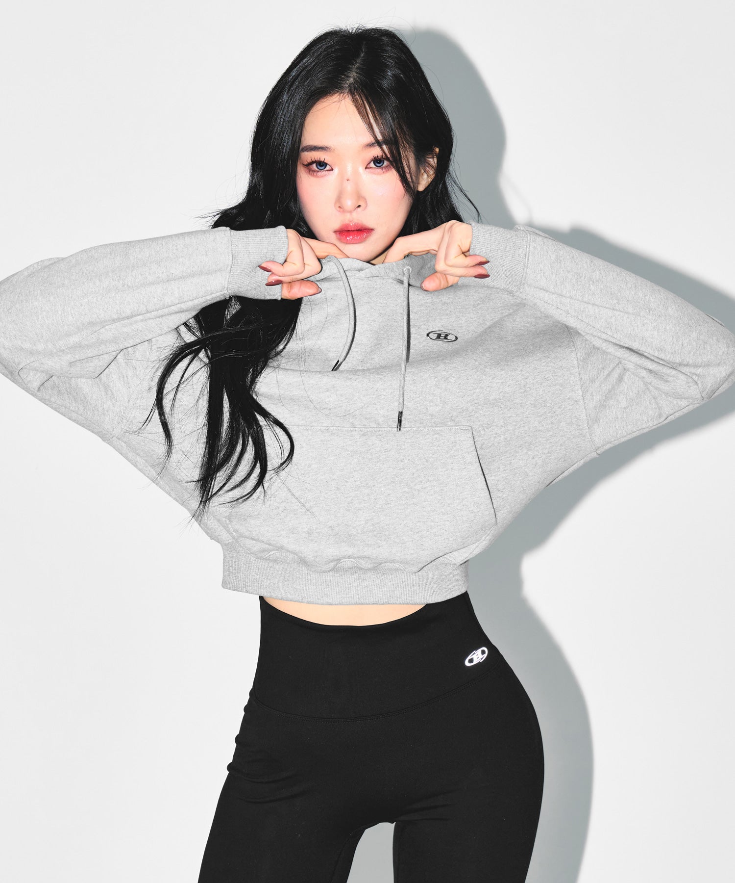W SILVER B CROP HOODIE [MELANGE GREY] Main image