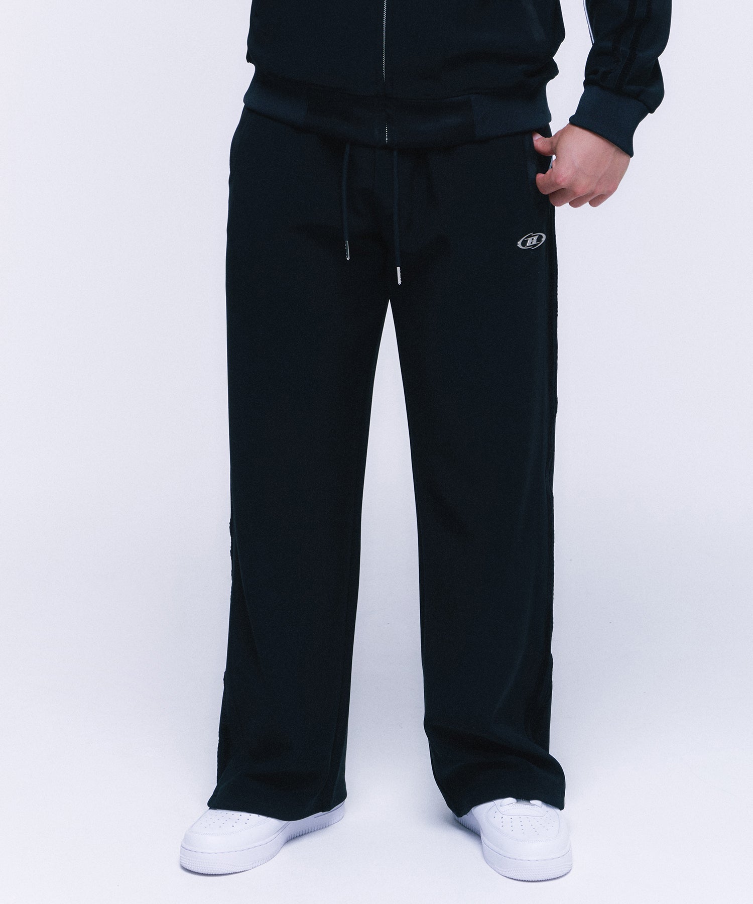 SUEDE SILVER LINE JERSEY WIDE PANTS [BLACK] Secondary image