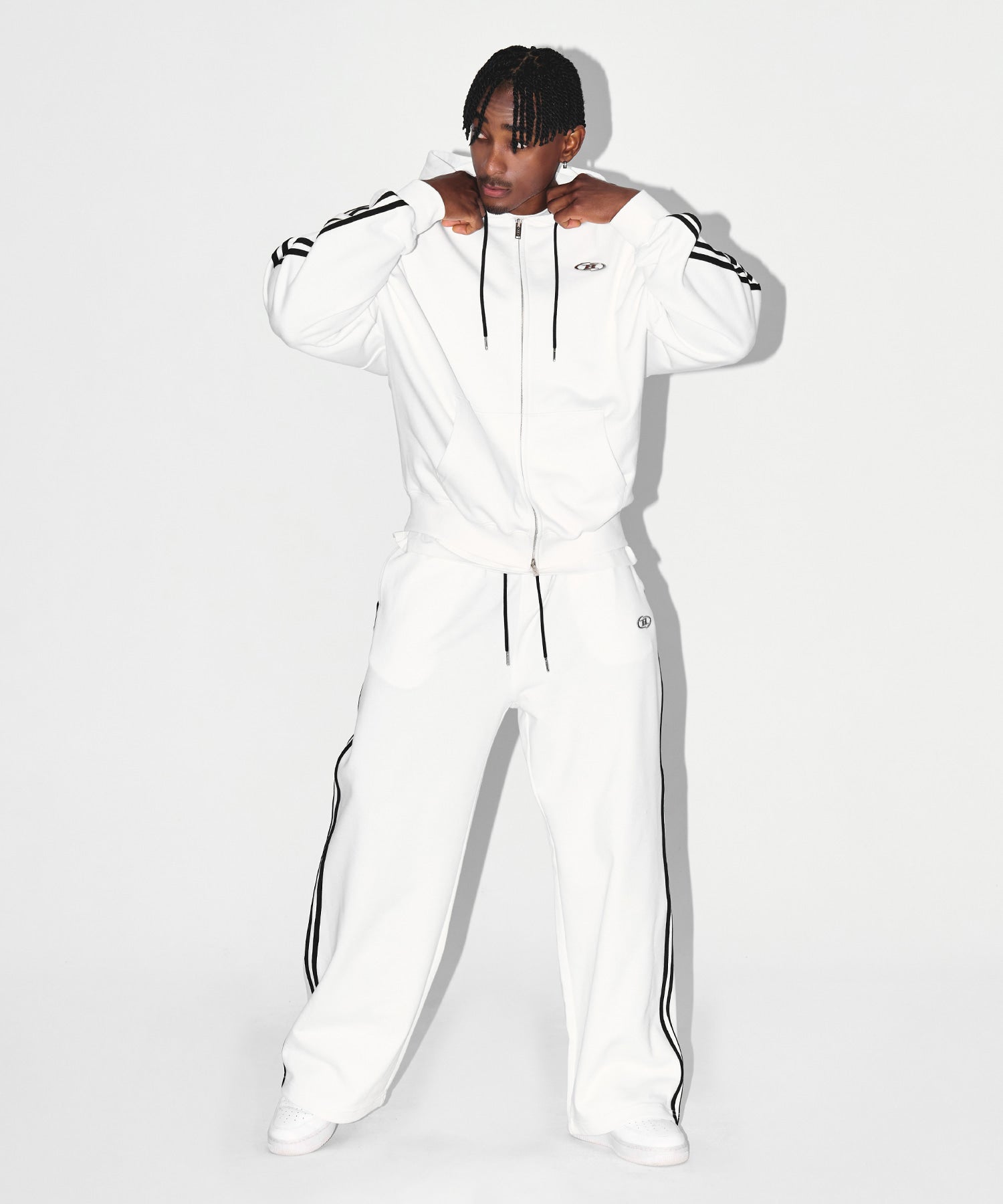 CHROME B TRACK LINE HOODIE [WHITE]