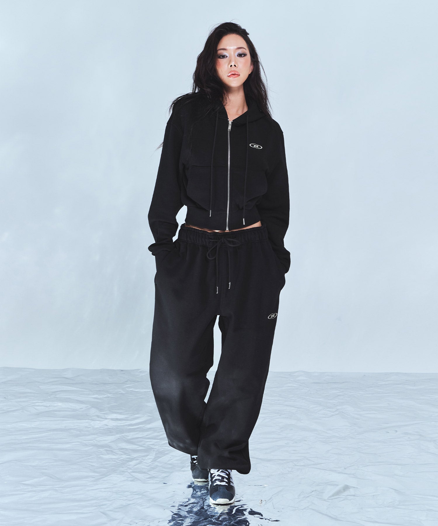 CHROME B CROP ZIP-UP HOODIE