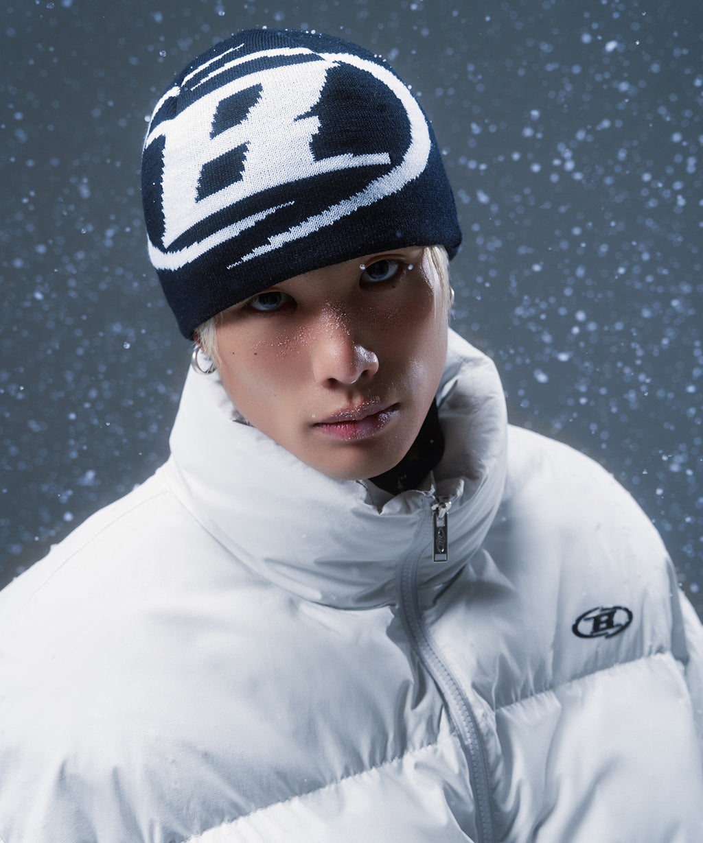 SYMBOL B JACQUARD BEANIE