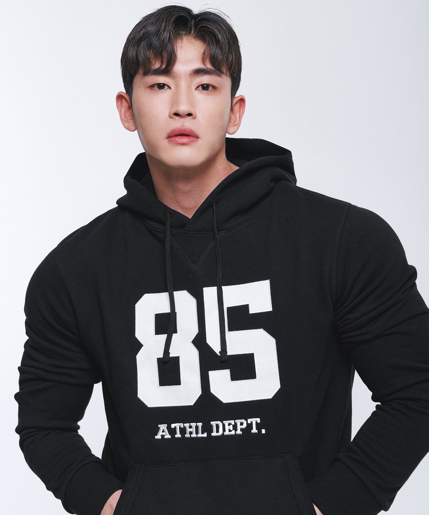 85 APPLIQUE MUSCLE FIT HOODIE [BLACK]
