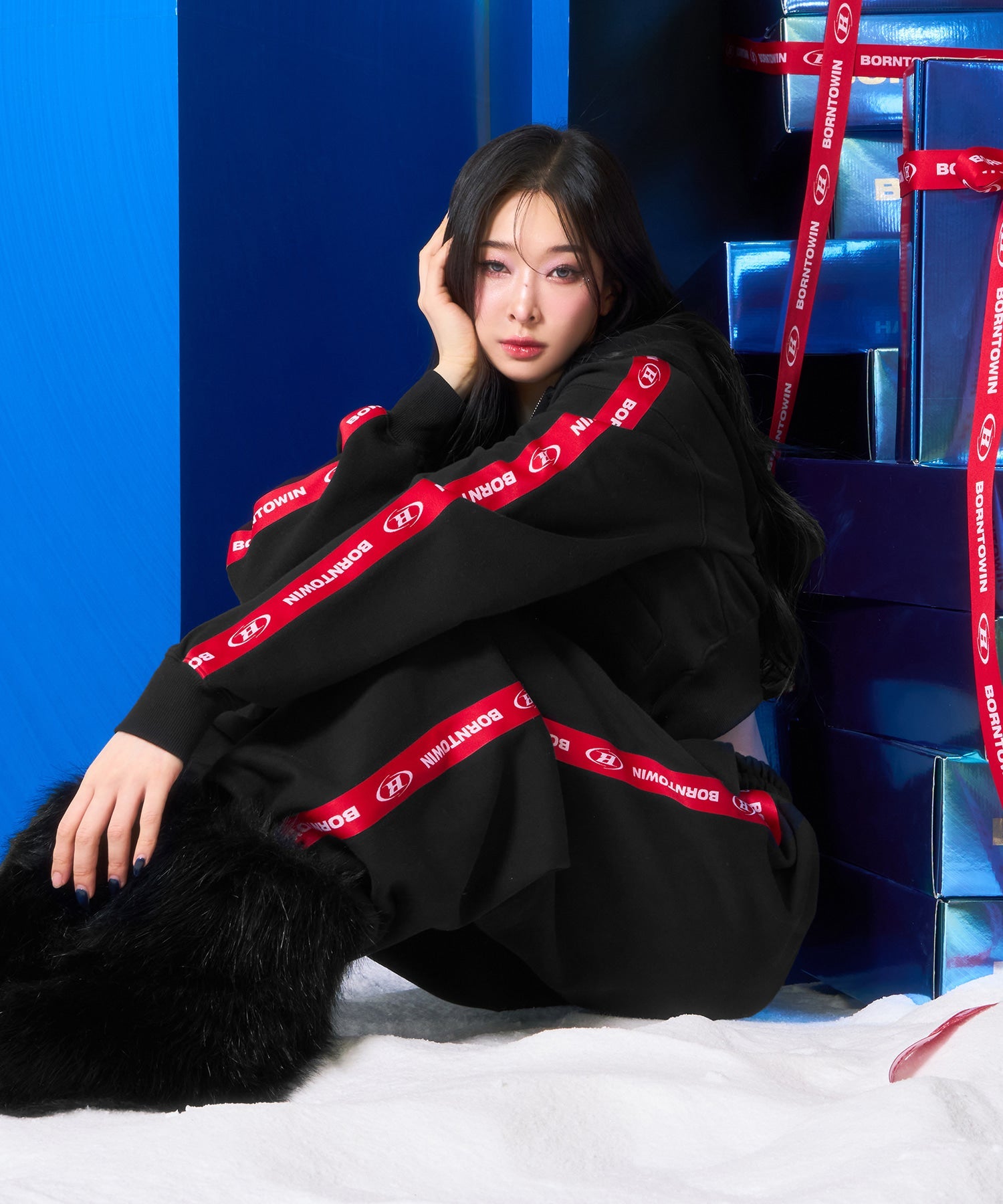 CHROME B RED LINE SEMI WIDE PANTS [BLACK]