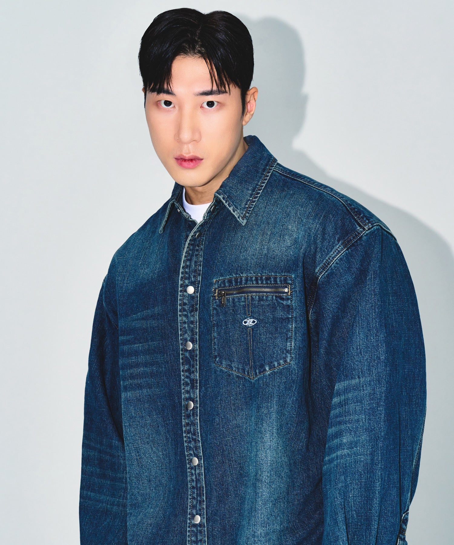 WASHED DENIM OVER FIT SHIRTS [MID DENIM]