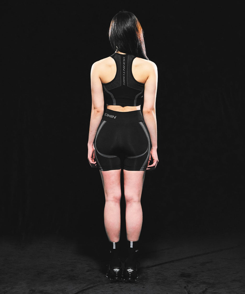 W SYMBOL B ECLIPSE SEAMLESS 3.5 BIKER SHORTS [BLACK]