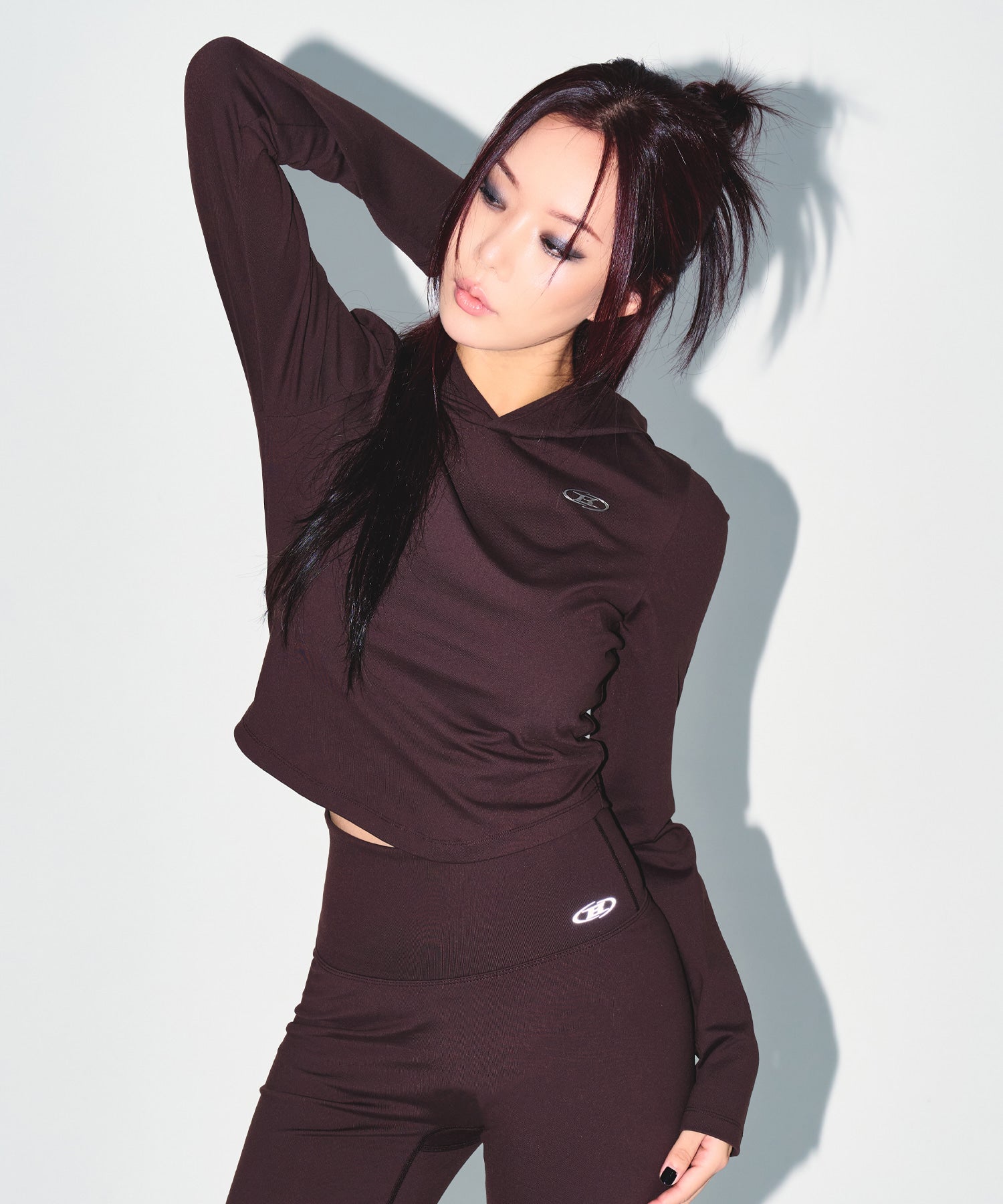 B LOGO HAIR CLIP [BLACK] Secondary image