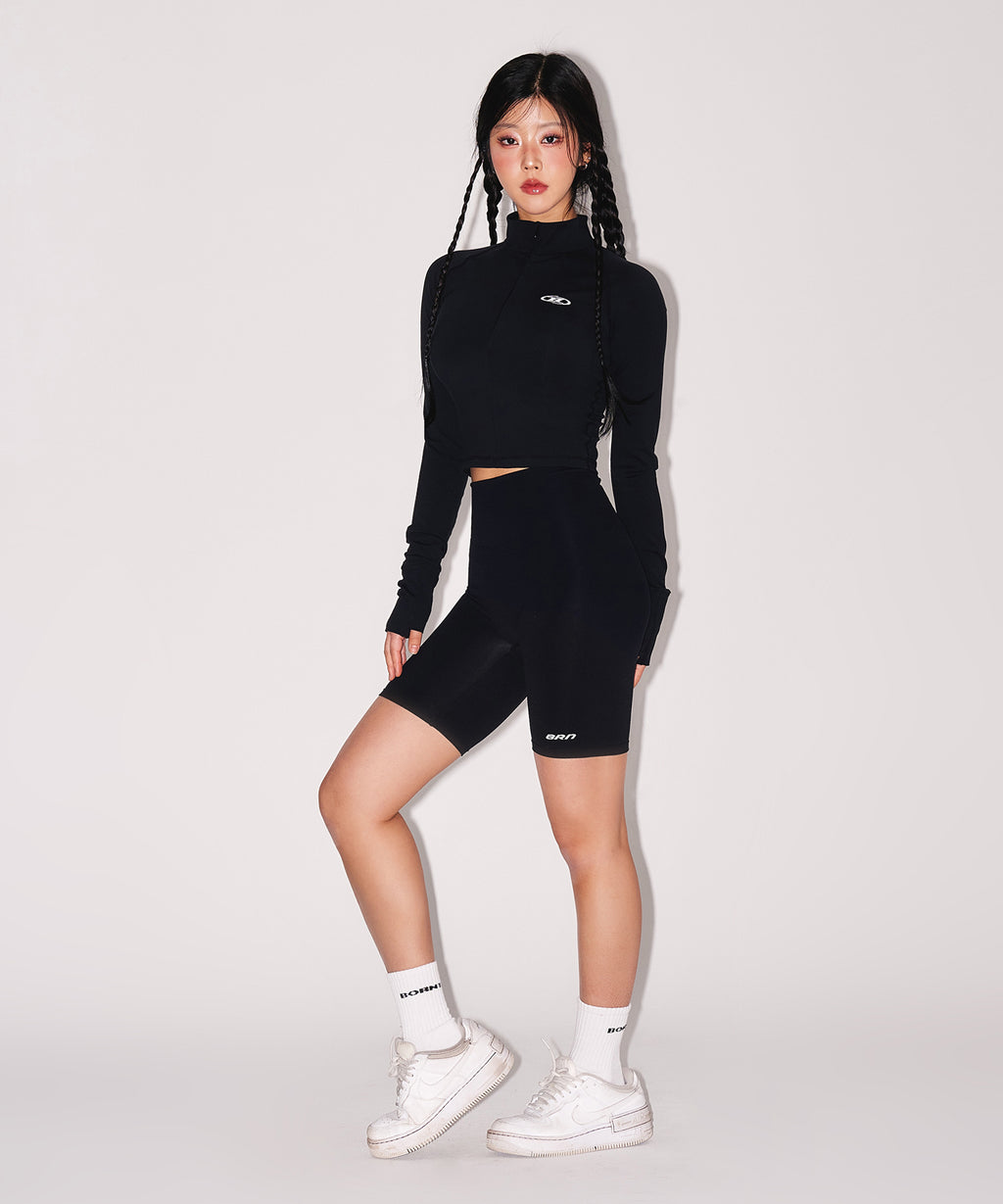 W SYMBOL B MESH HALF ZIP-UP LONG SLEEVE [BLACK]