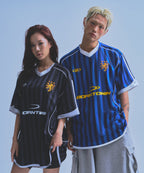 SYMBOL B SOCCER STRIPE JERSEY [BLACK]