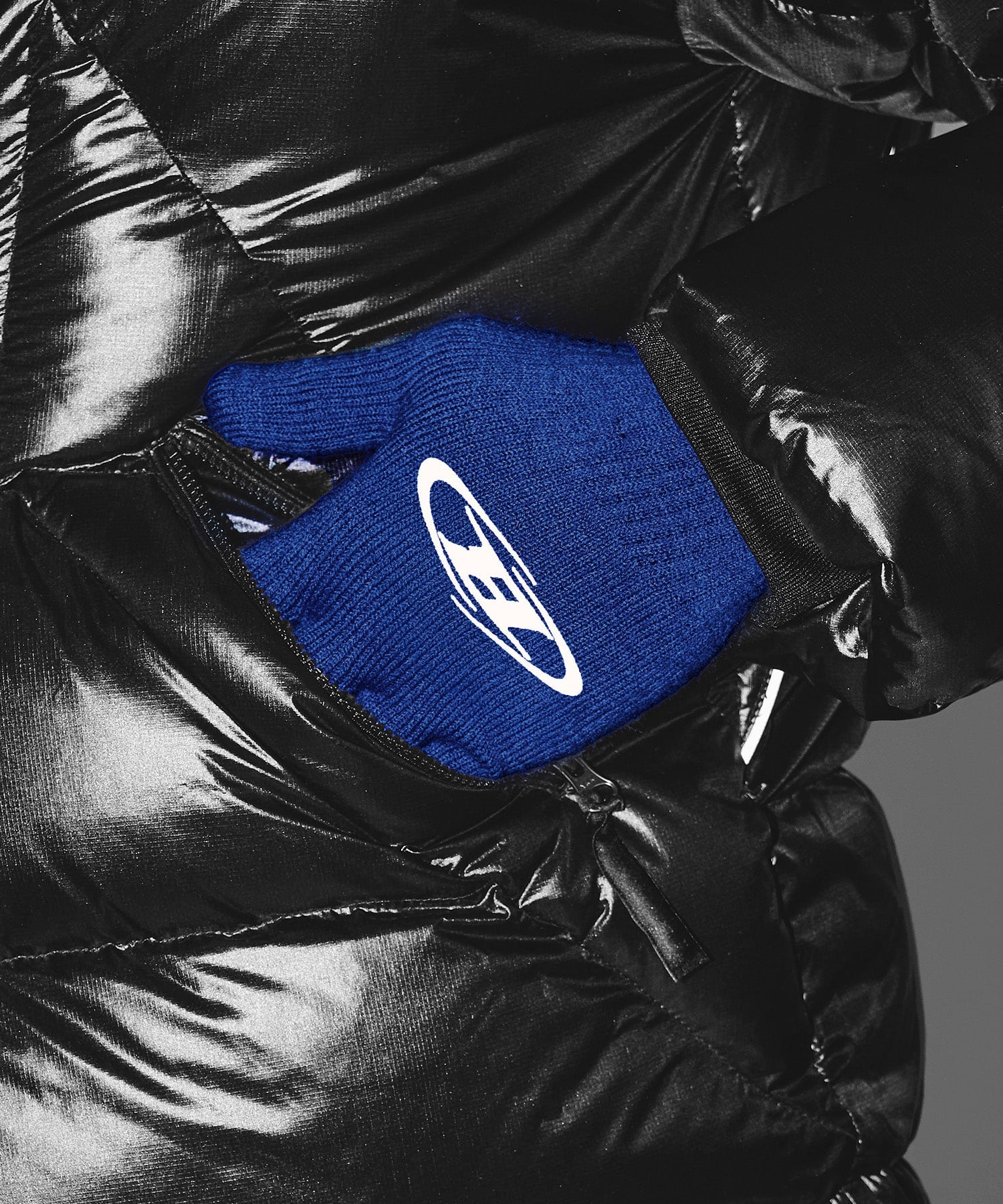 SYMBOL B KNIT GLOVE [BLUE] Secondary image