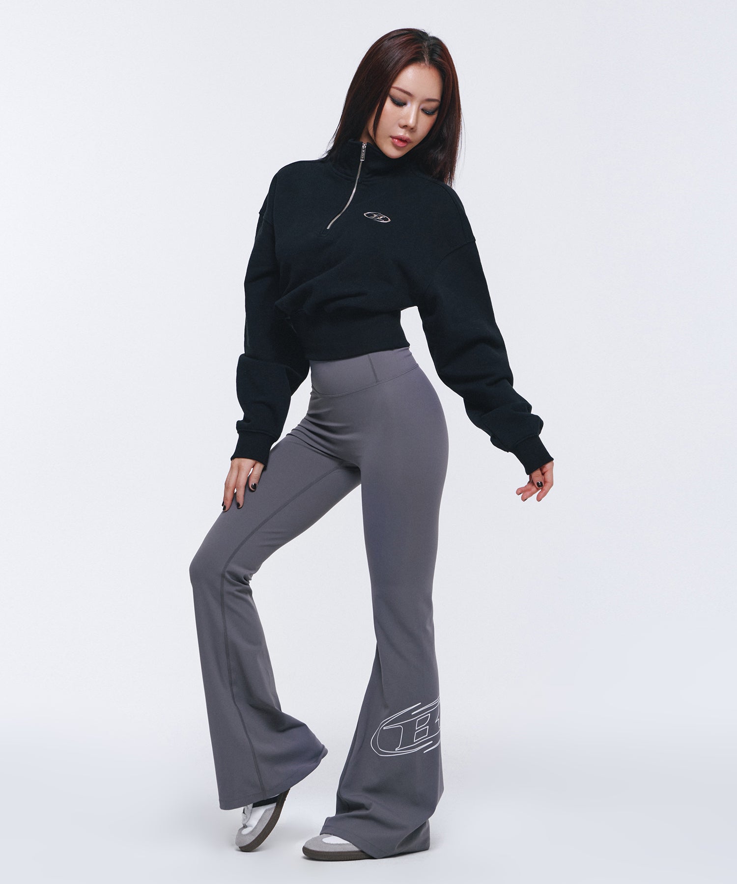 W SILVER B HALF ZIP UP SWEATSHIRTS [BLACK]