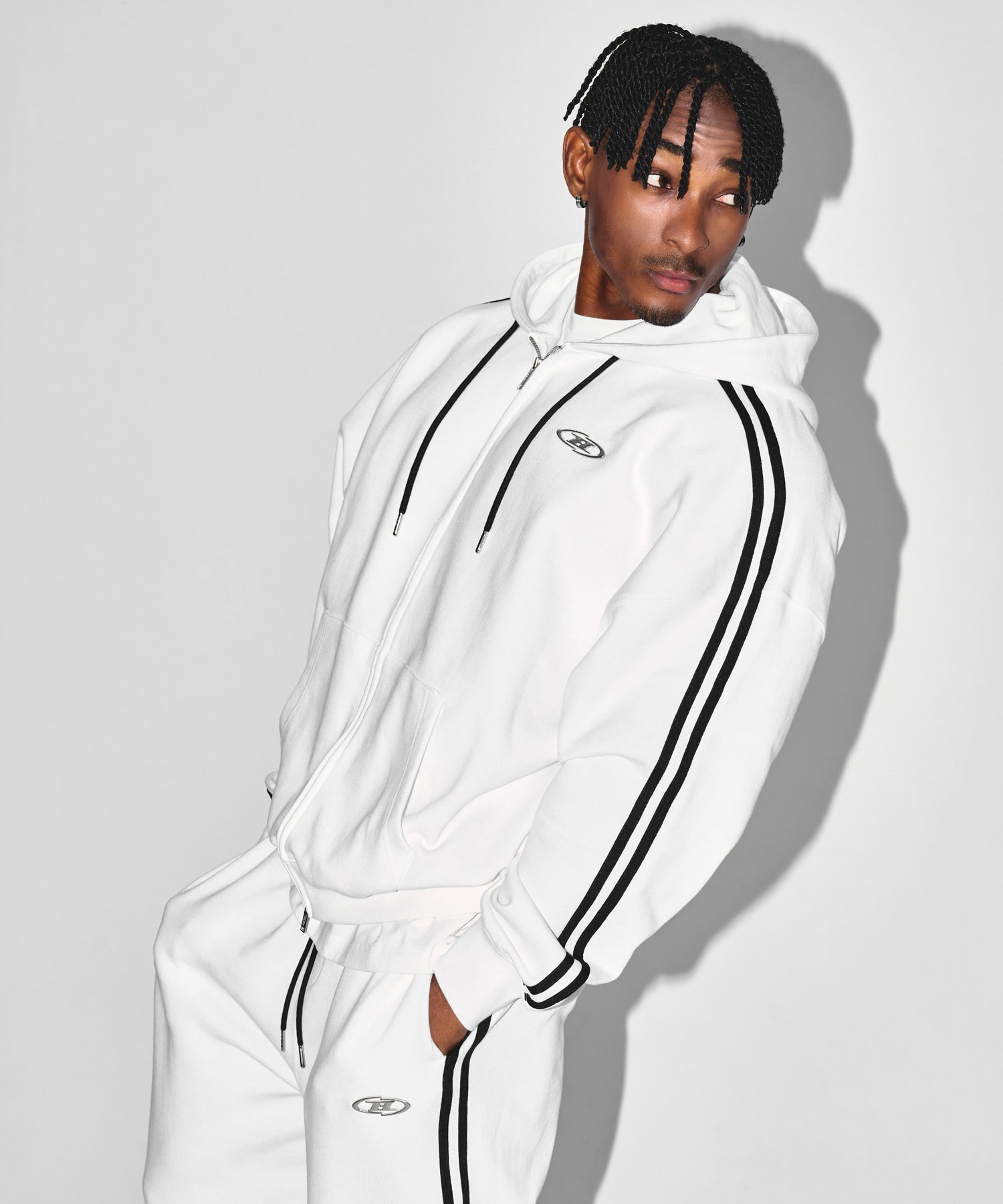 CHROME B TRACK LINE HOODIE [WHITE]