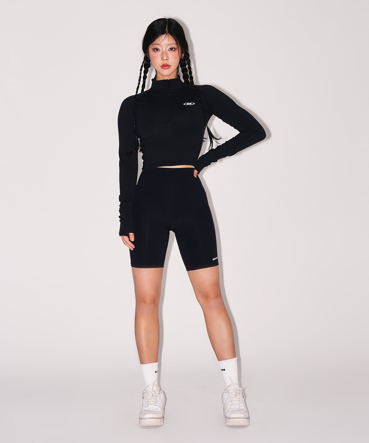 W SYMBOL B MESH HALF ZIP-UP LONG SLEEVE [BLACK]