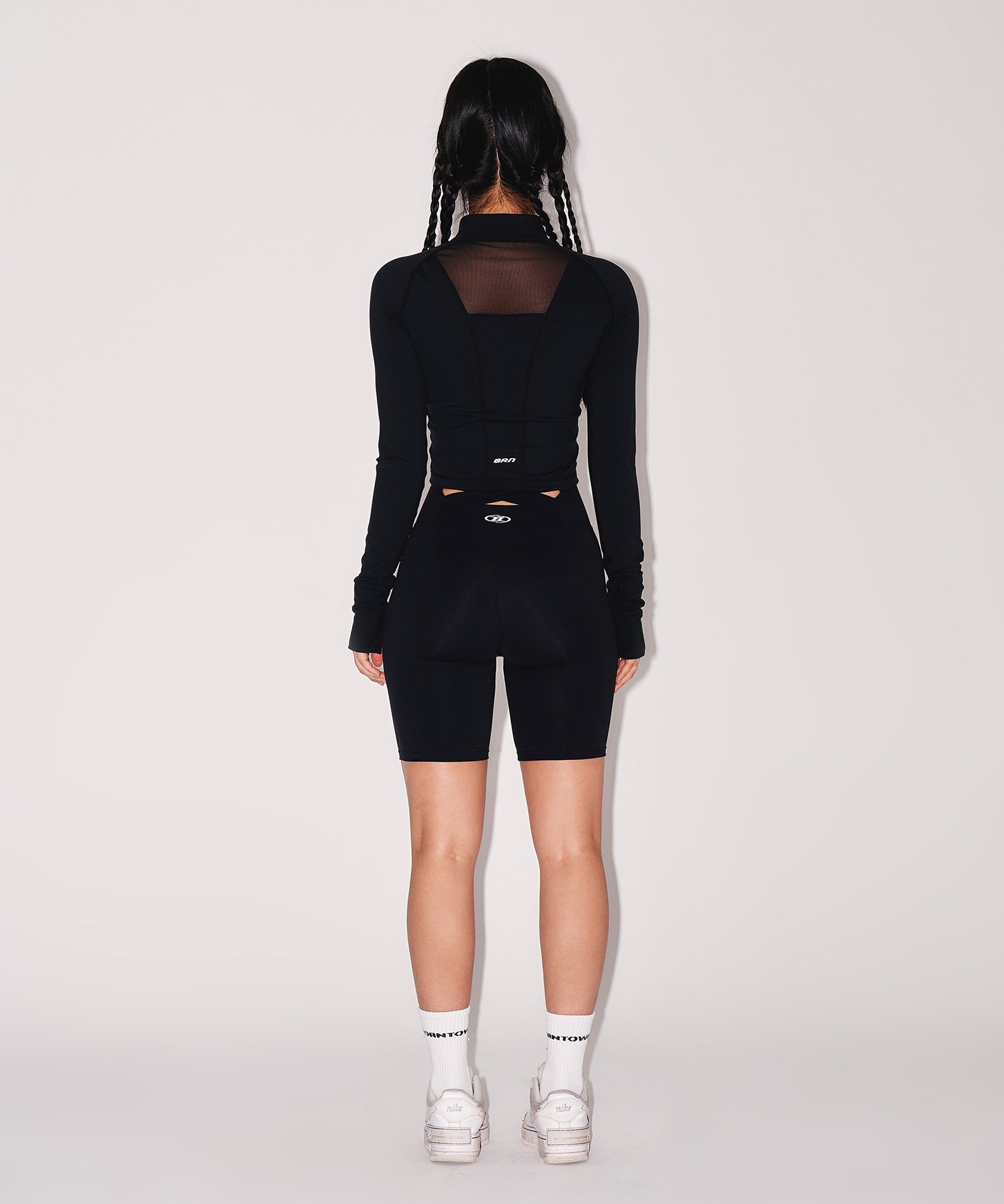 W SYMBOL B MESH HALF ZIP-UP LONG SLEEVE [BLACK]