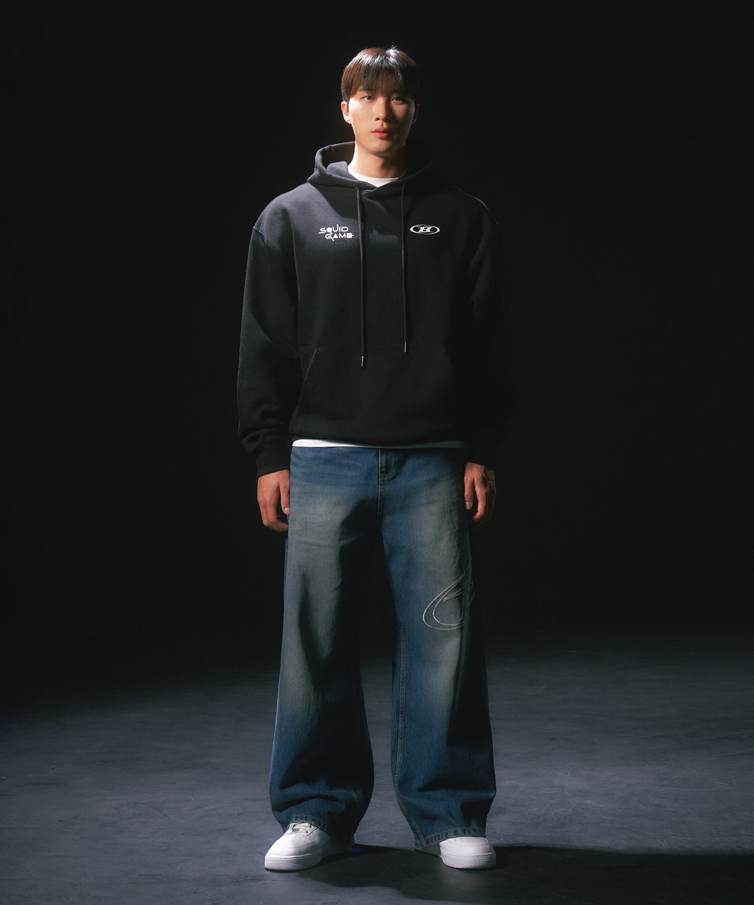 SQUID GAME CHARACTER HOODIE [BLACK] Main image