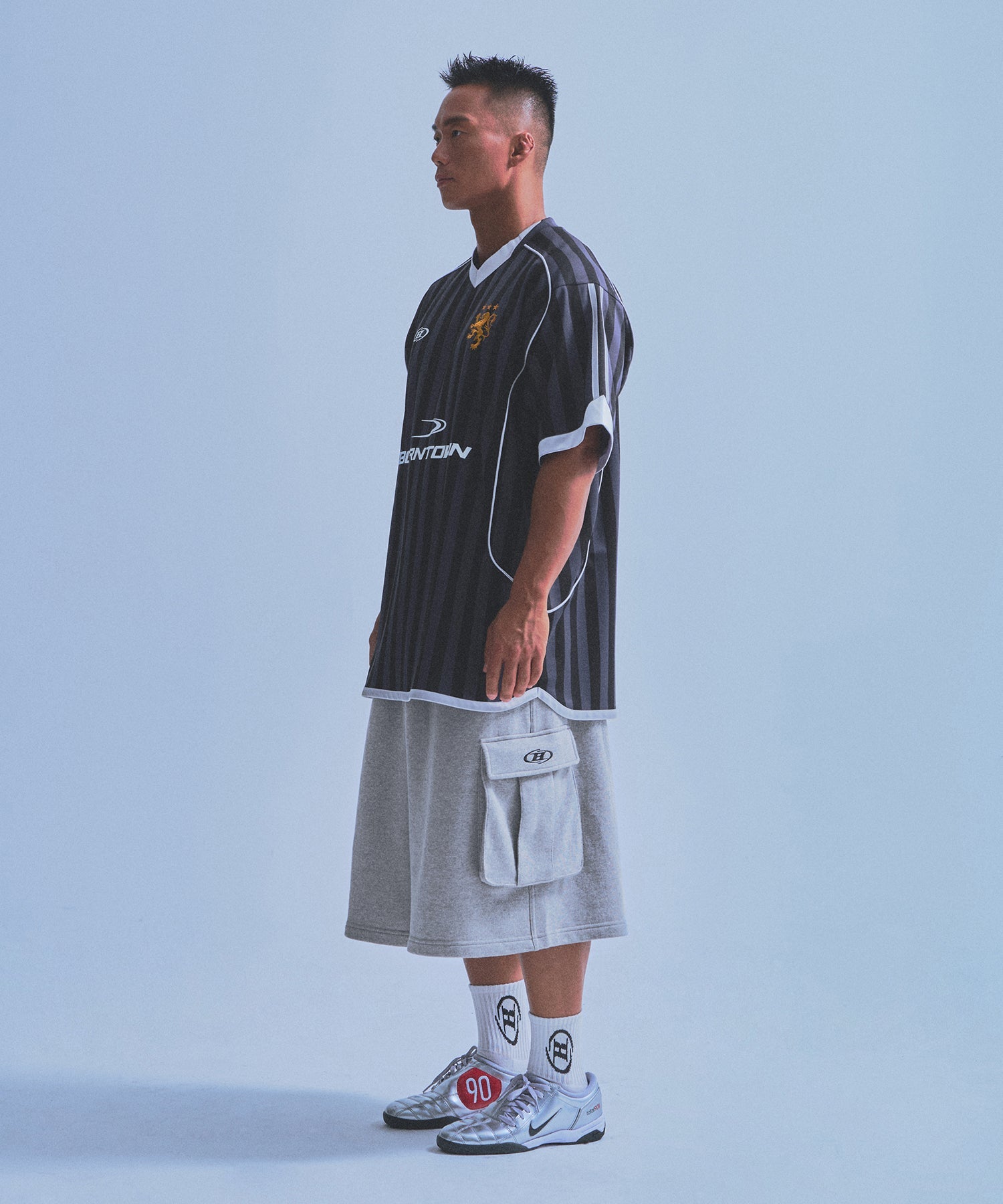 SYMBOL B SOCCER STRIPE JERSEY [BLACK]