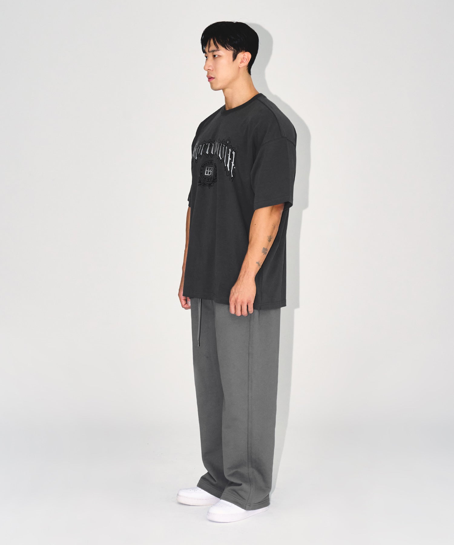 CHROME B SEMI WIDE PANTS [CHARCOAL]