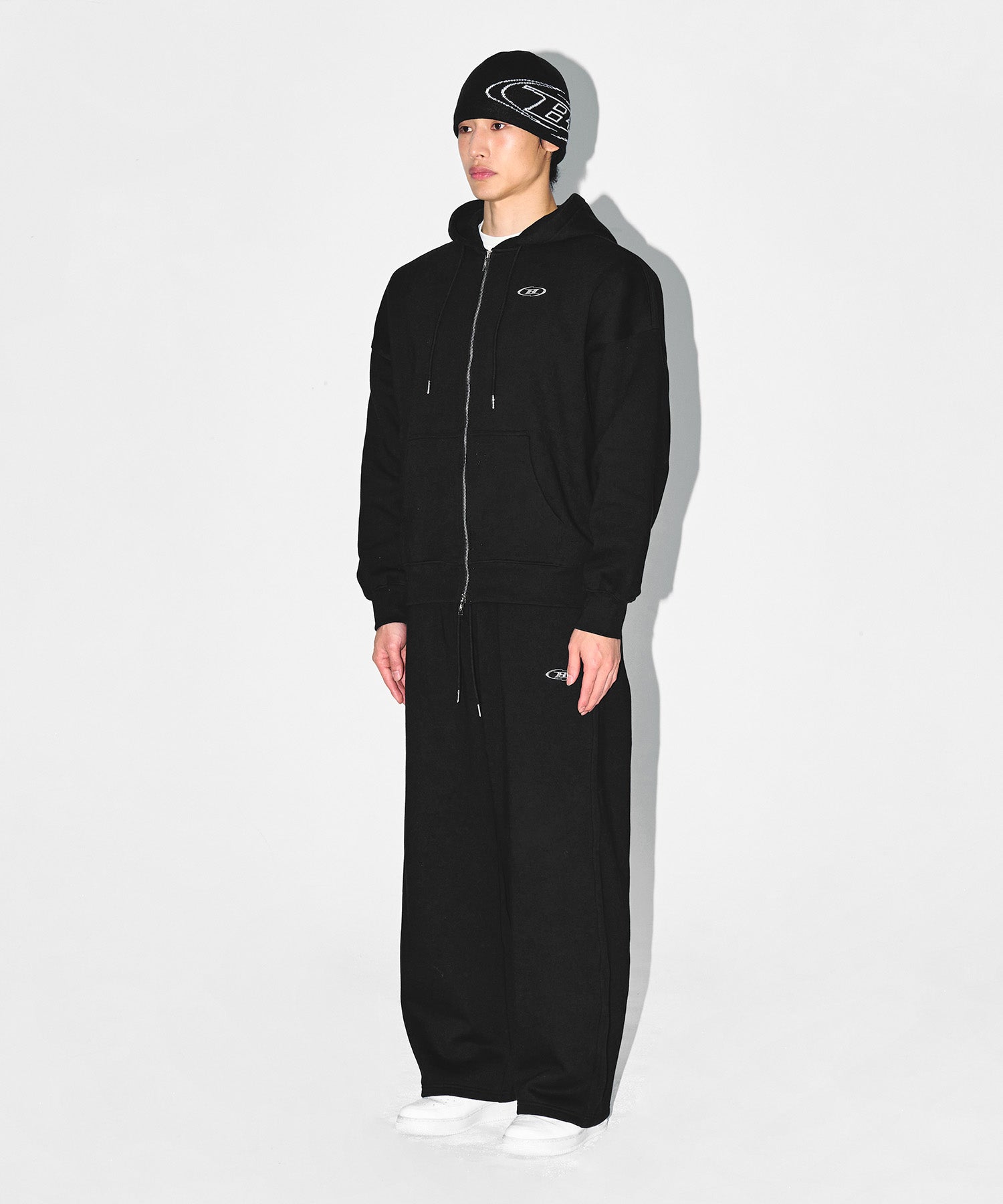 CHROME B FLEECE SEMI WIDE PANTS [BLACK]