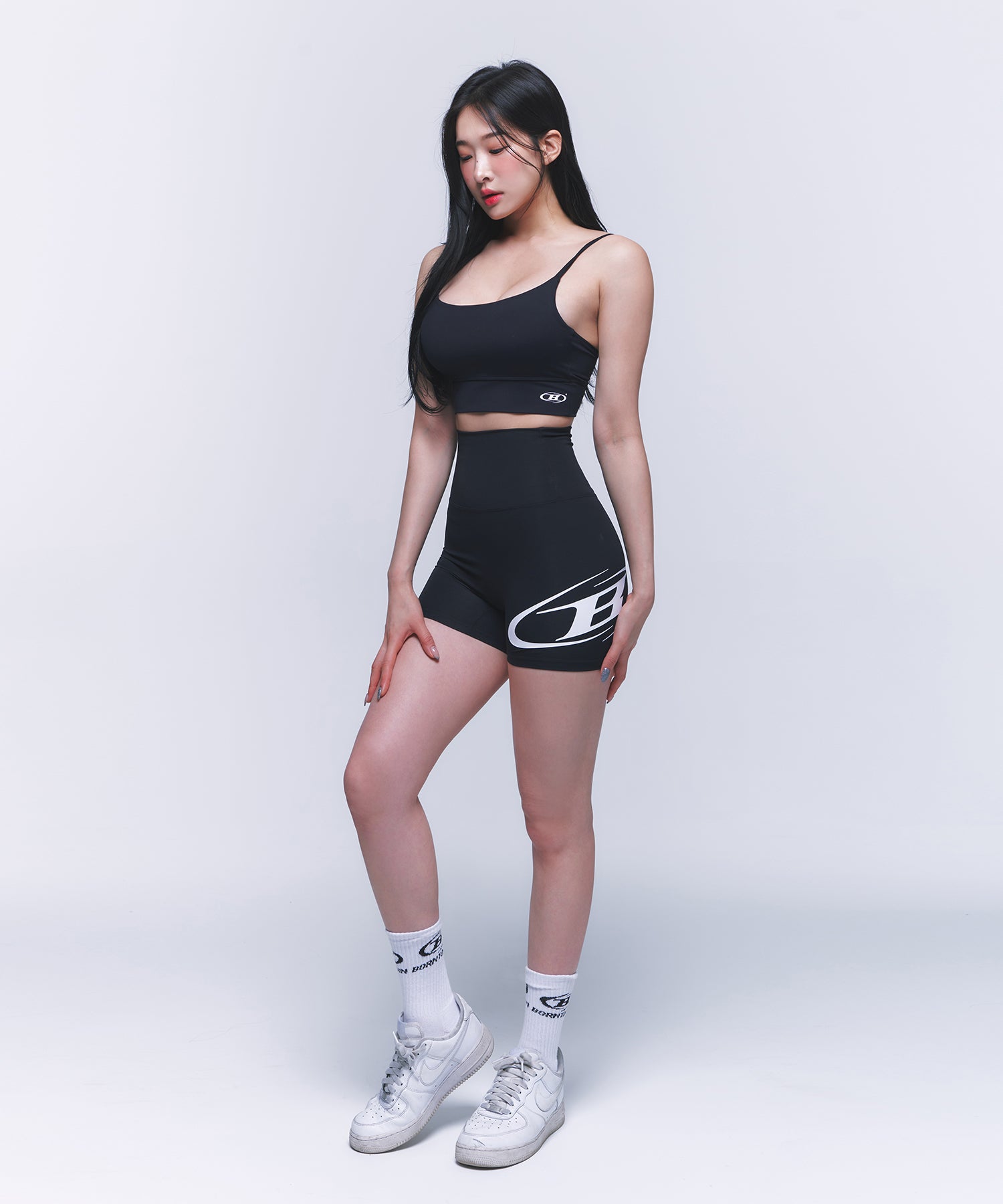 B LOGO 3.5 BIKER SHORTS [BLACK]