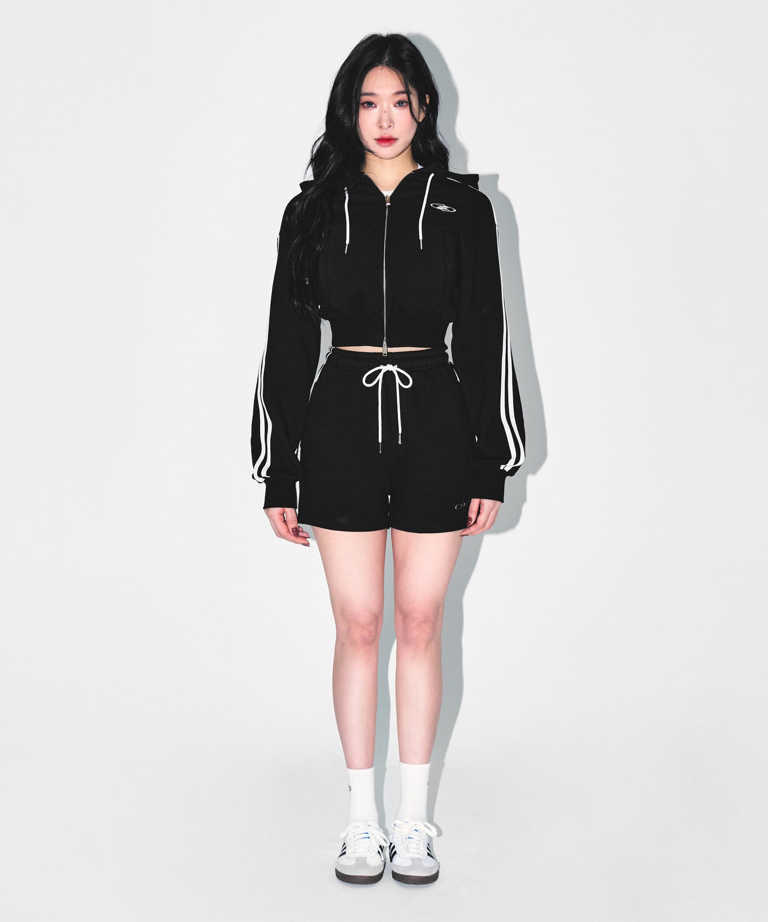 W CHROME B TRACK LINE SHORTS [BLACK] Secondary image