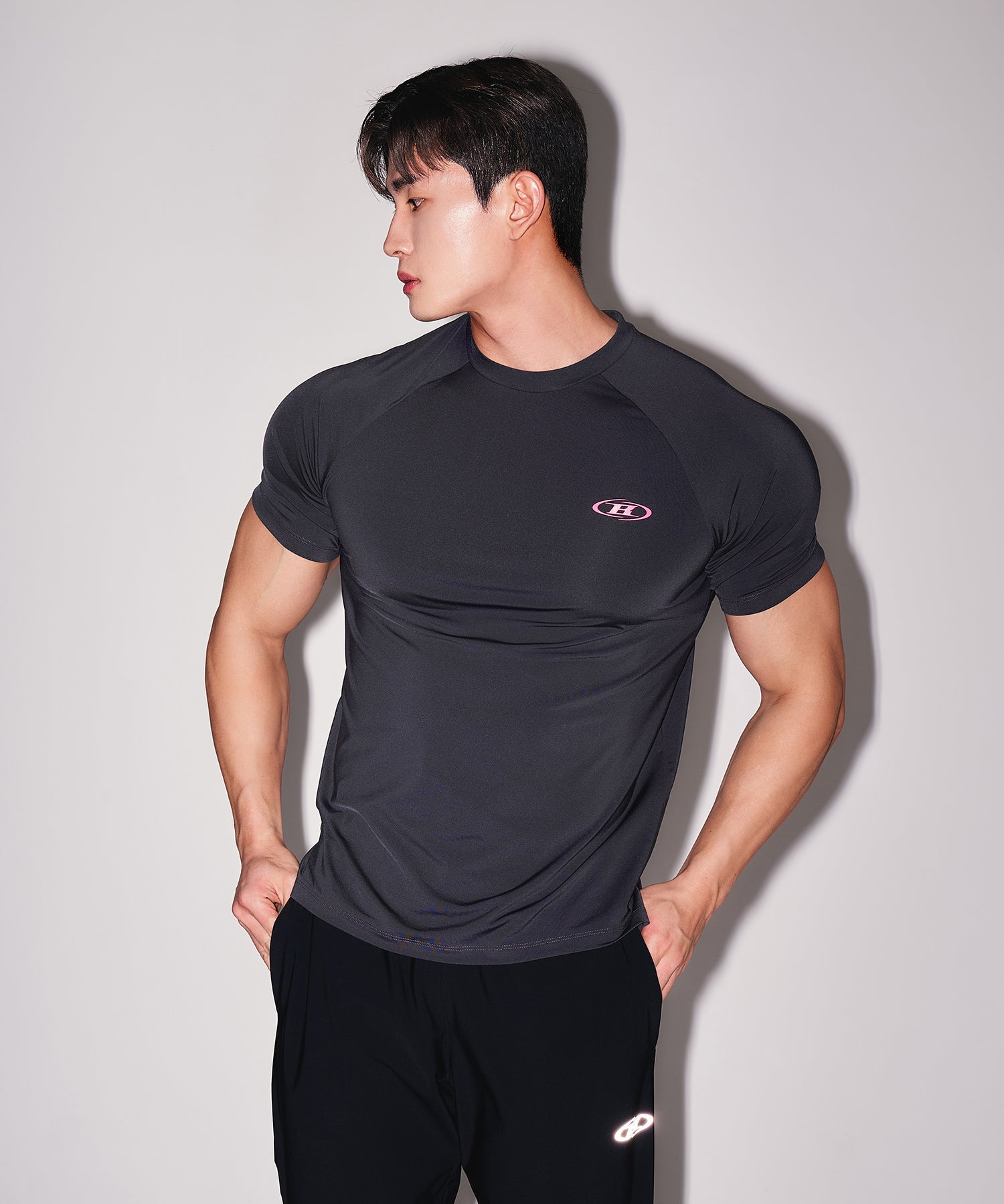 BRN SQUARE QUICK DRY T-SHIRTS [CHARCOAL] Main image