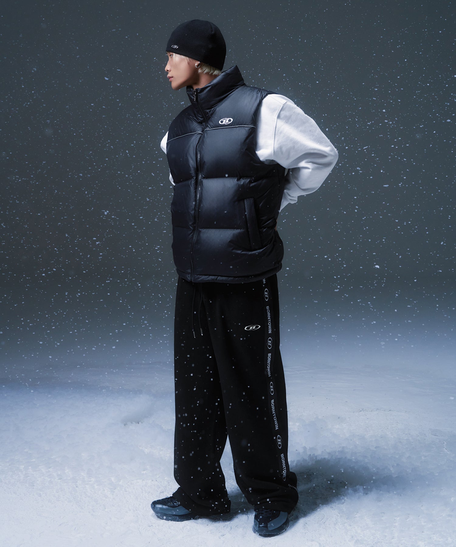 B PENDANT BEANIE Secondary image