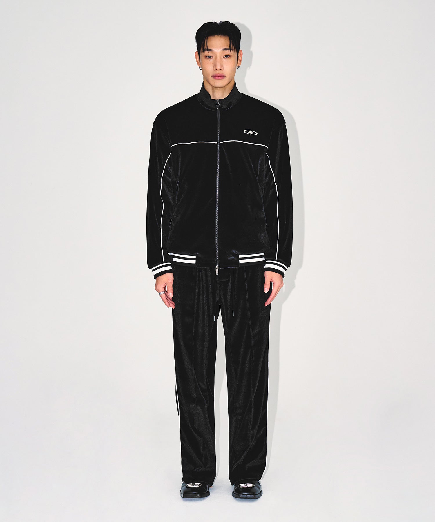 TRACK LINE VELVET SEMI WIDE PANTS [BLACK] Secondary image