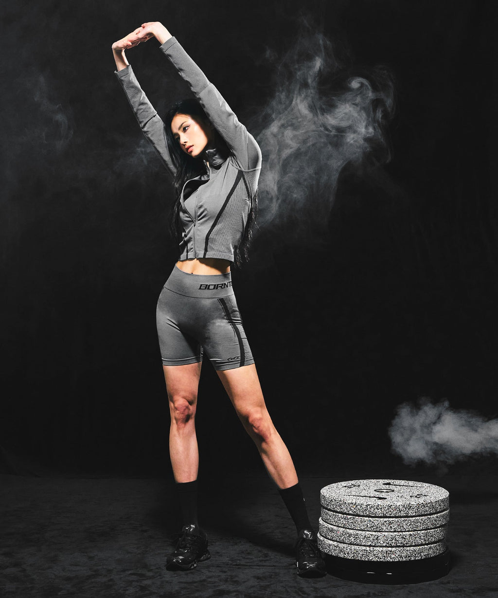 W SYMBOL B ECLIPSE SEAMLESS 3.5 BIKER SHORTS [CHARCOAL]