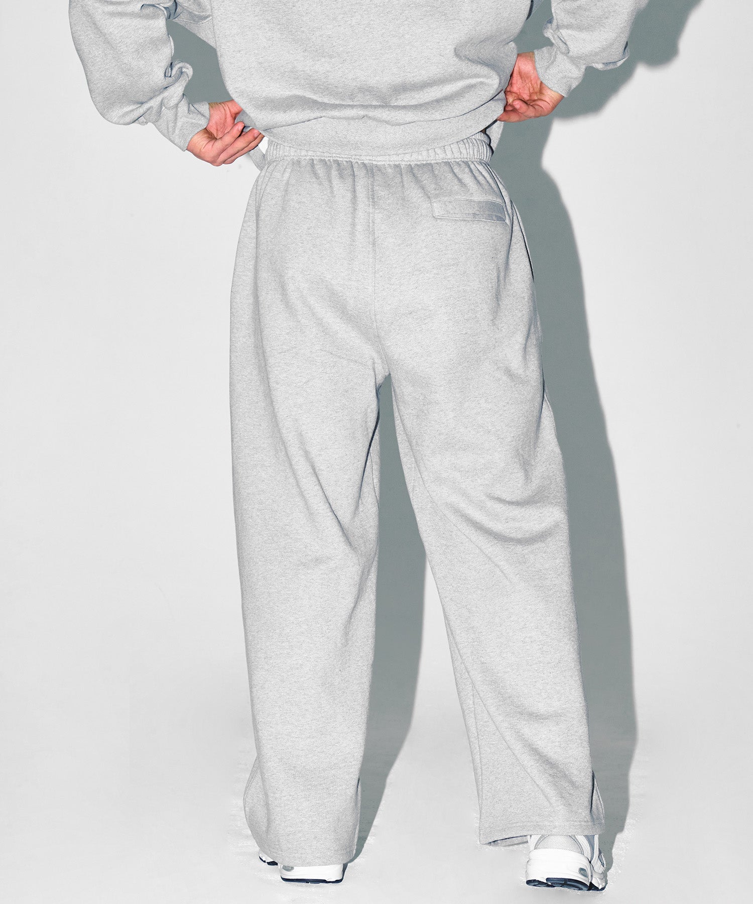 CHROME B FLEECE SEMI WIDE PANTS [MELANGE GREY]
