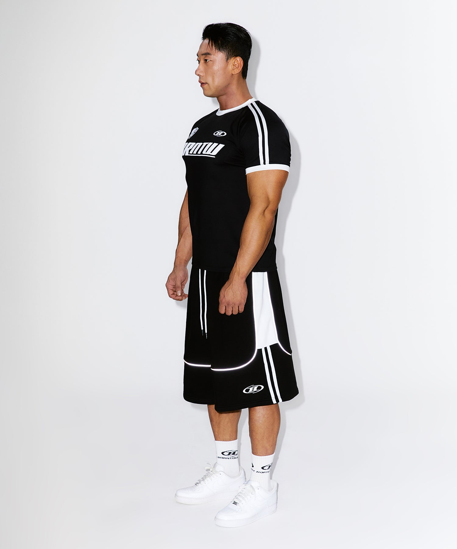 [Lee Jun-ho] WINNER REFLECTIVE BERMUDA PANTS [BLACK]