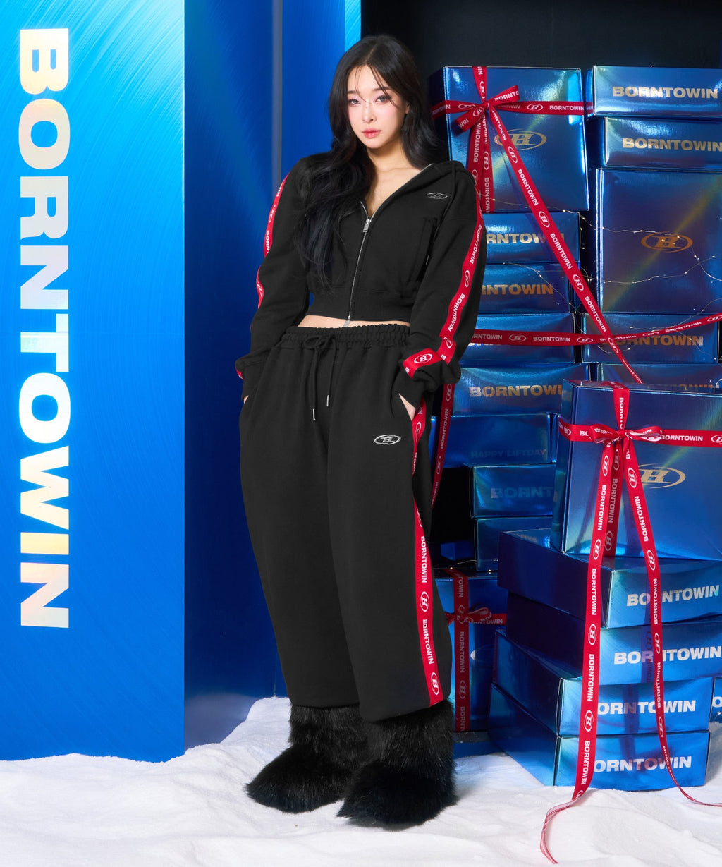 CHROME B RED LINE SEMI WIDE PANTS [BLACK]