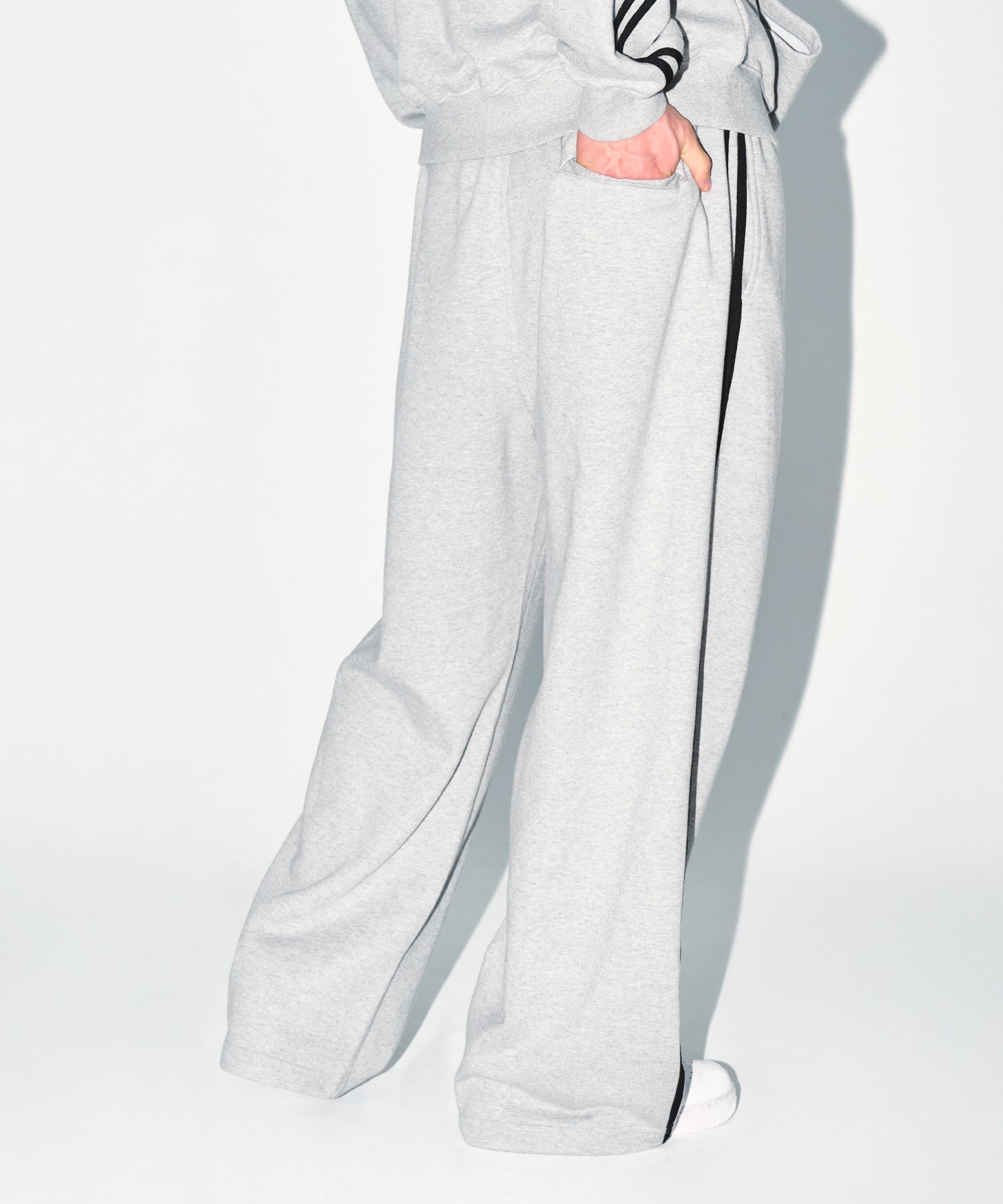 CHROME B TRACK LINE SEMI WIDE PANTS [MELANGE GREY]
