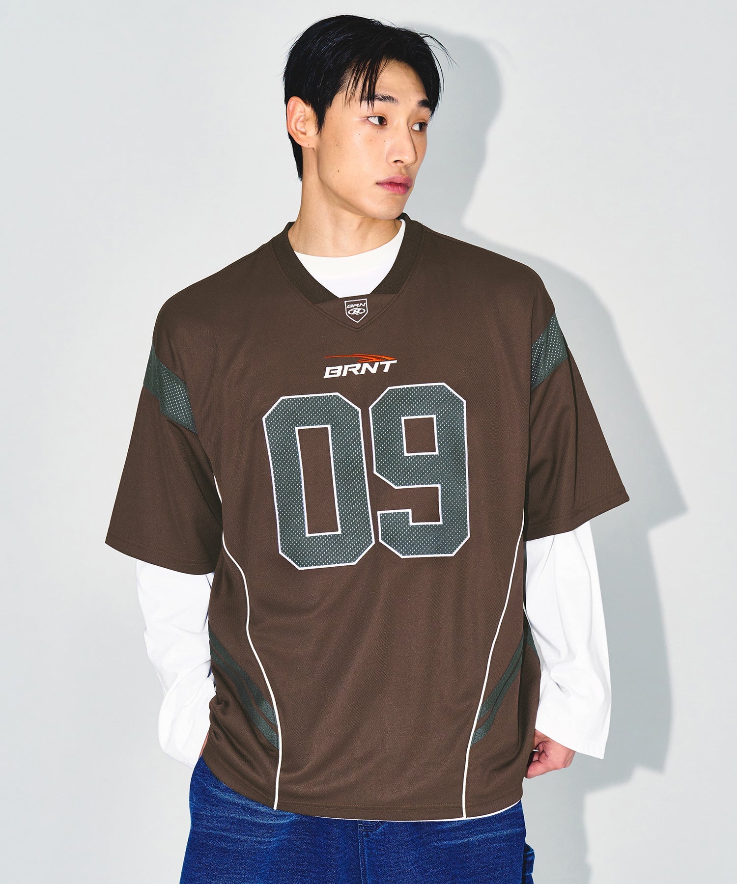 [EXCLUSIVE] 09 APPLIQUE RUGBY JERSEY T-SHIRTS [BROWN] Main image