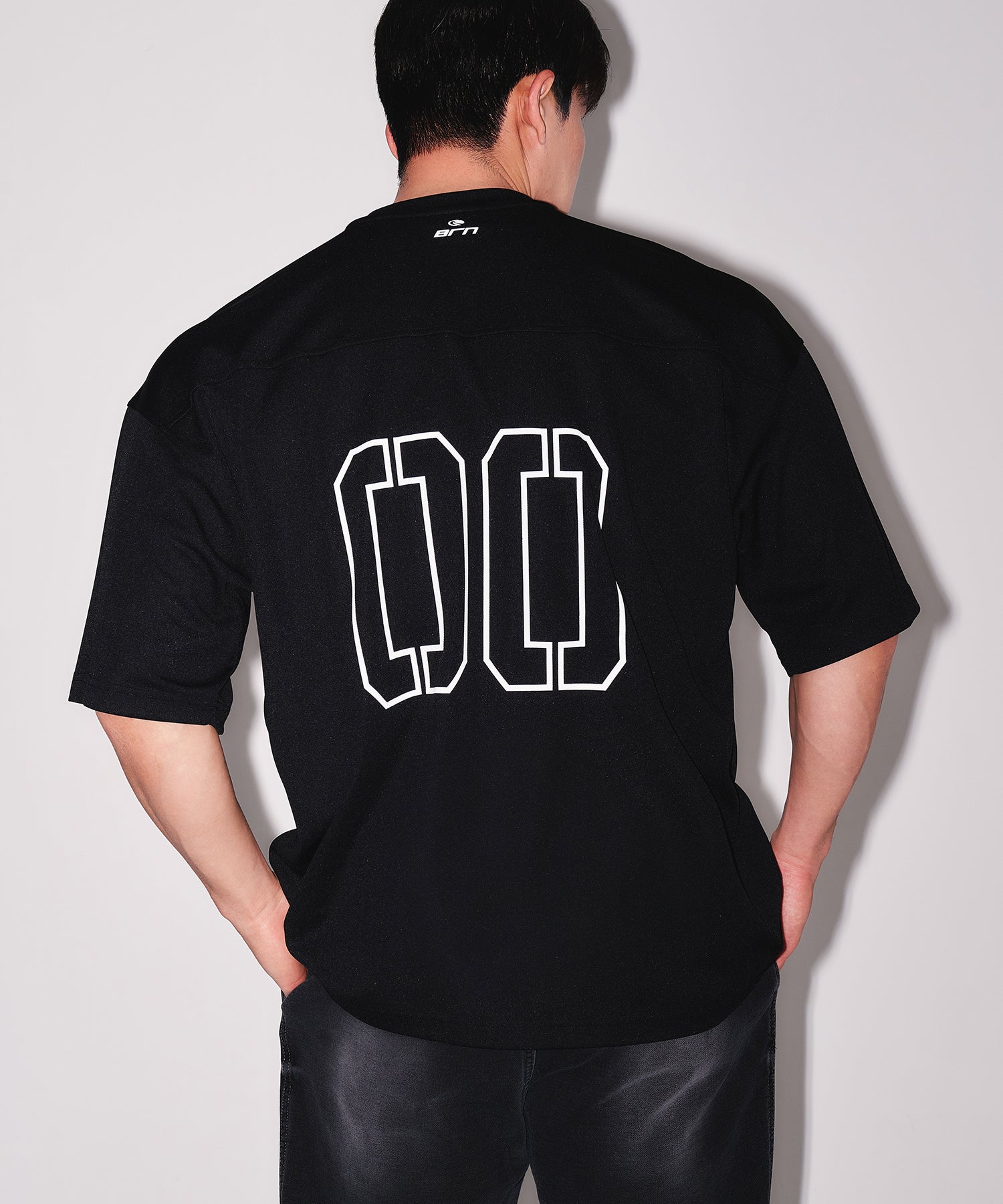 BRN NUMBER TECH EXTRA FIT T-SHIRTS [BLACK]