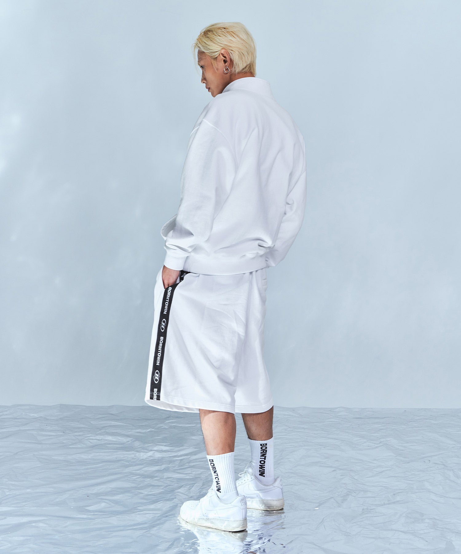 CHROME B HALF ZIP-UP SWEATSHIRTS [WHITE]