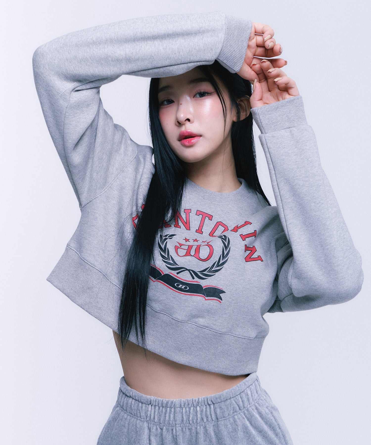 DOUBLE B EMBLEM CROP SWEATSHIRTS [MELANGE GREY] Main image